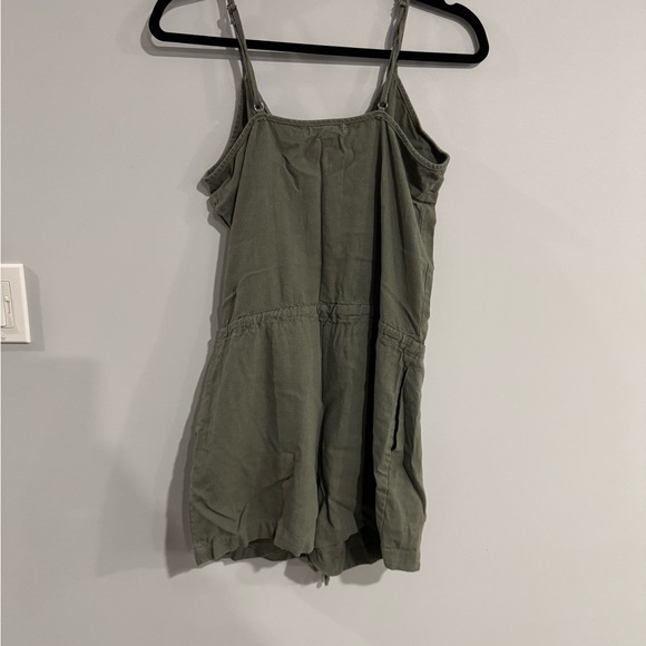 Romper - Picture 2 of 3